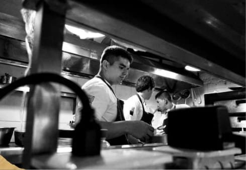 Le rôle du chef de rang en restauration : missions et responsabilités